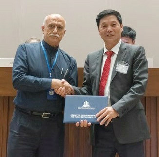 中國(guó)原創(chuàng)享譽(yù)聯(lián)合國(guó) | 升華電梯榮獲全球人居環(huán)境社會(huì)責(zé)任殊榮!(圖3) 中國(guó)原創(chuàng)享譽(yù)聯(lián)合國(guó) | 升華電梯榮獲全球人居環(huán)境社會(huì)責(zé)任殊榮!(圖3)